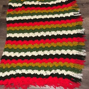 Crocheted throw‎